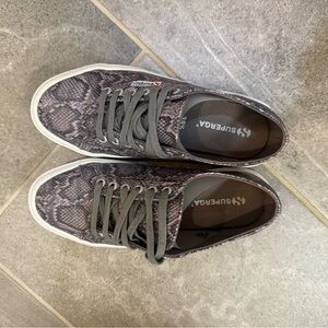 Superga Gray Low-Top Sneakers Casual Minimalist Design
